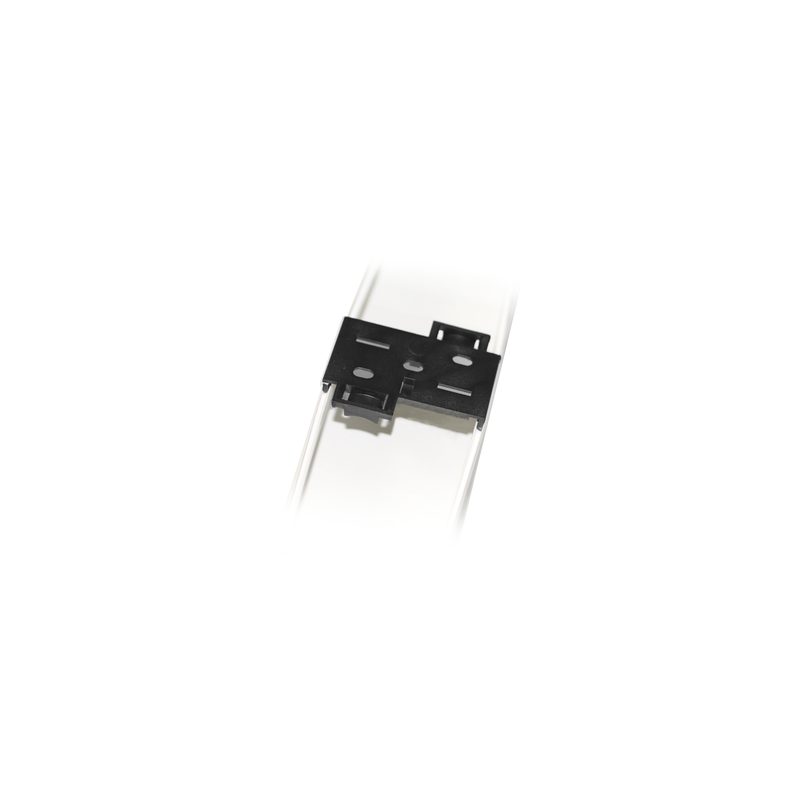 Canal TRL 76 con 2 plataformas negras y 4 cinchos